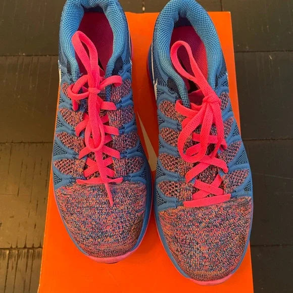 Women’s Nike Flyknit 4.0 - Picture 3 of 4